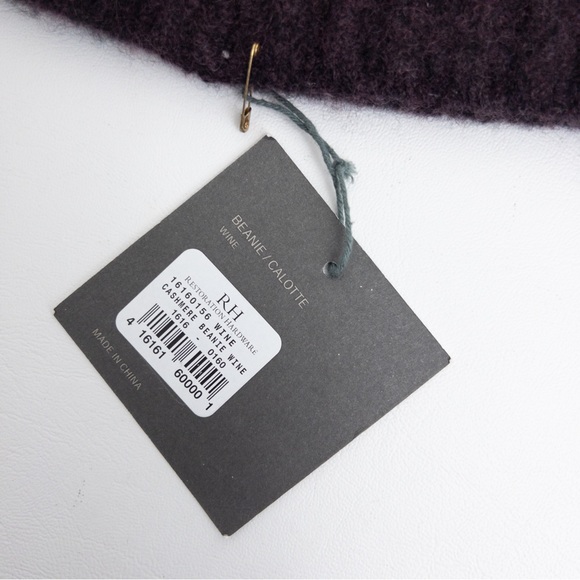 RH . RESTORATION HARDWARE . Ribbed Cashmere Beanie with Fur Pom-Pom - Picture 3 of 7